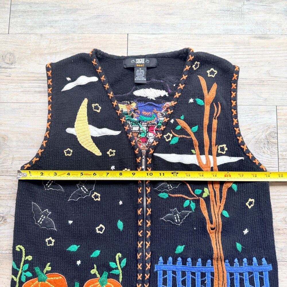 Vintage Halloween Sweater Vest Medium Pumpkin Bat Moon Tree 90s Novelty Knit - Picture 7 of 10